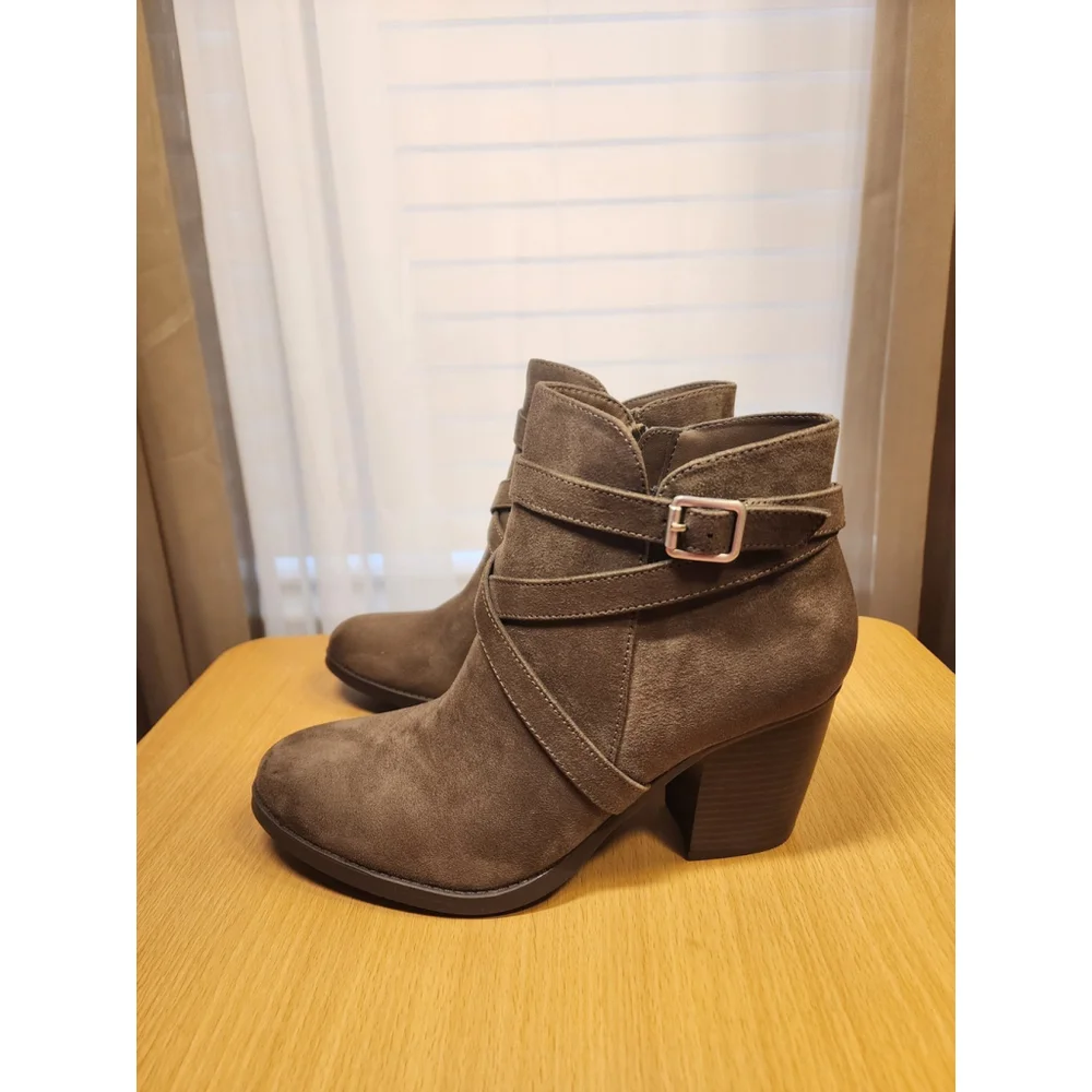 Style & Co Buckle Criss Cross Strap Boots Booties SZ 9 M Grey Gray Dark Taupe